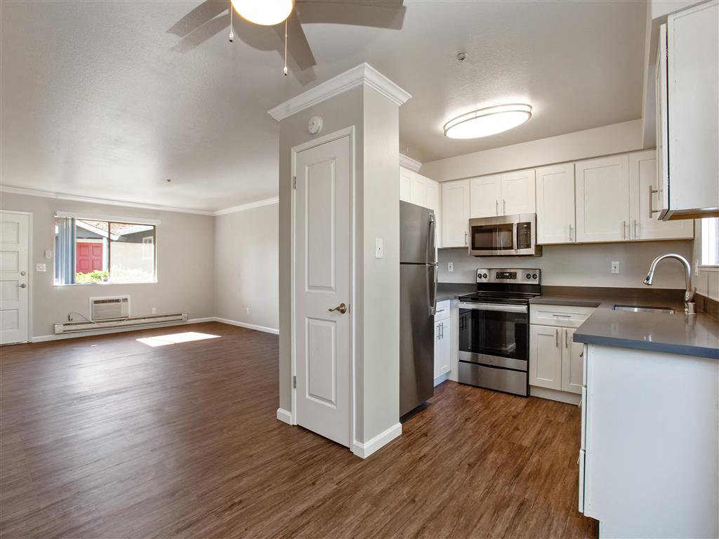 Spring Lake Apartment Homes photo 4